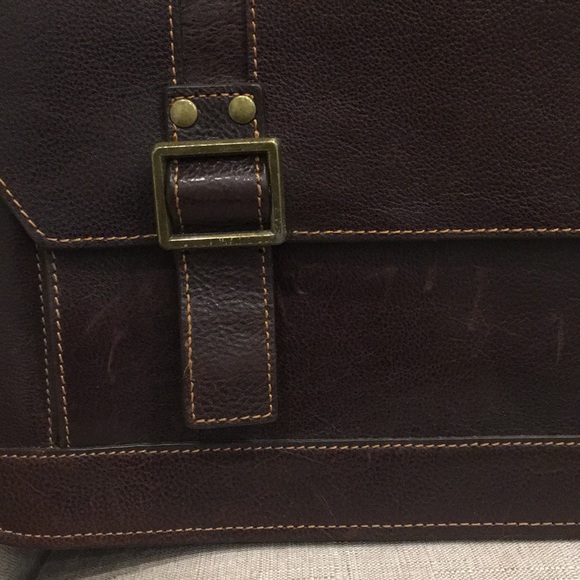 Wilson’s Leather Dark Rugged Expandable Briefcase - Picture 2 of 16